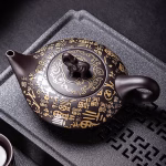 Aladdin's magic lamp changes color when heated, purple clay teapot