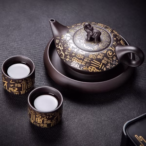 Aladdin's magic lamp changes color when heated, purple clay teapot