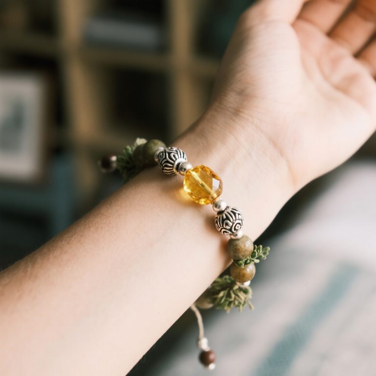 Ancient Craftsmanship & ICH Herbal Beads Bracelet with Yellow Citrine & Silver Filigree Cloud-Patterned Luck-Boosting Beads photo review