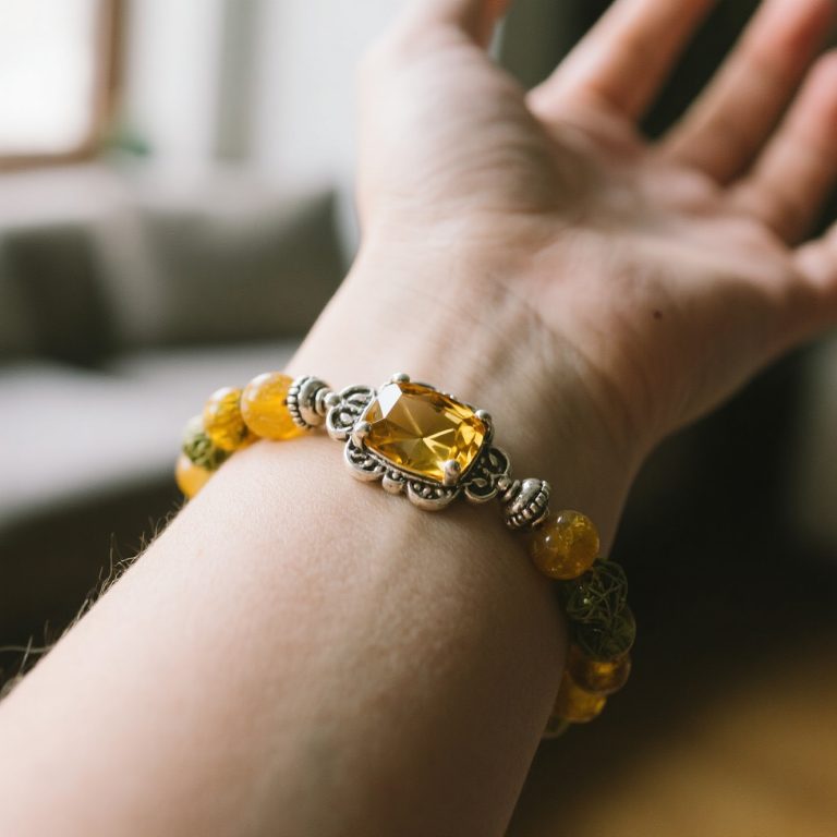 Ancient Craftsmanship & ICH Herbal Beads Bracelet with Yellow Citrine & Silver Filigree Cloud-Patterned Luck-Boosting Beads photo review