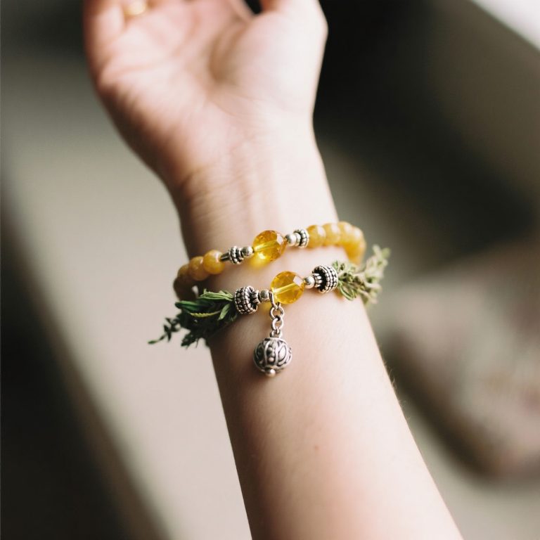 Ancient Craftsmanship & ICH Herbal Beads Bracelet with Yellow Citrine & Silver Filigree Cloud-Patterned Luck-Boosting Beads photo review